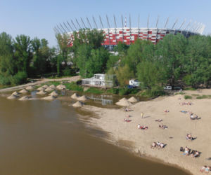 Gdzie się opalać w stolicy? Podpowiadamy najciekawsze plaże w Warszawie i okolicach! [GALERIA]