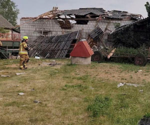 Obraz jak po apokalipsie! Nawałnice spustoszyły Polskę. Zerwane dachy, pożary i setki interwencji strażaków [ZDJĘCIA]