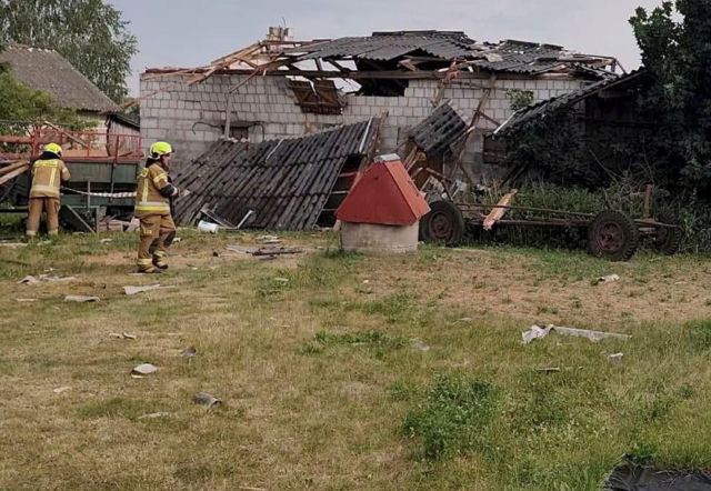 Żywioł zaatakował nocą. Setki zniszczeń, zerwane dachy i pożary