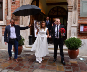 Joanna i Jacek Kurscy w drodze na ślub