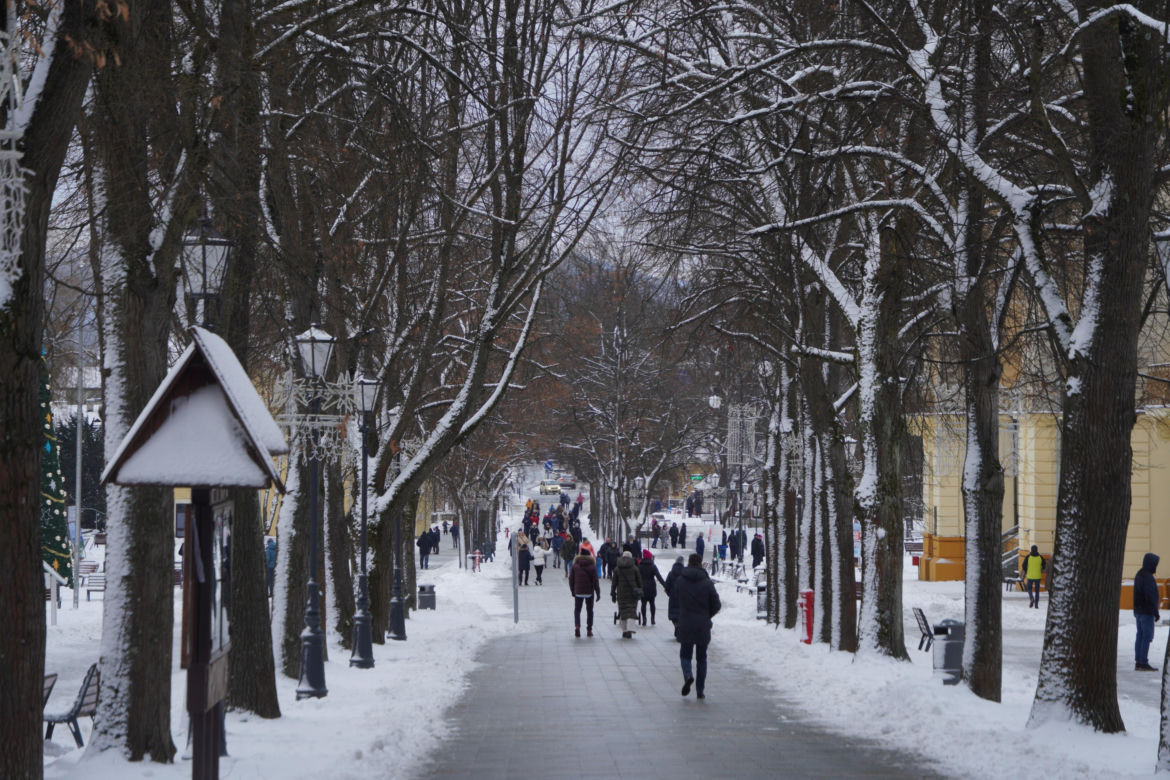 Przybywa turystów, ubywa mieszkańców. Nietypowy problem małopolskiego miasta