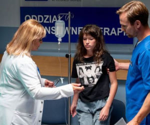 Na dobre i na złe odc. 790. Matylda (Amelia Czaja), Michał (Mateusz Janicki), Alina (Katarzyna Skrzynecka)