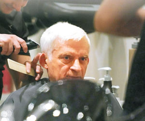 Buzek robi się na bóstwo