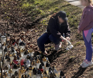 Morze zniczy w miejscu wypadku posła Łukasza Litewki