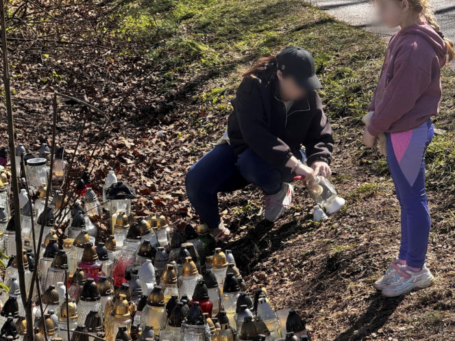 Morze zniczy w miejscu wypadku posła Łukasza Litewki