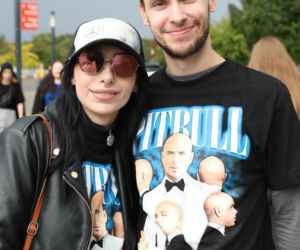 Fani przed koncertem Pitbulla