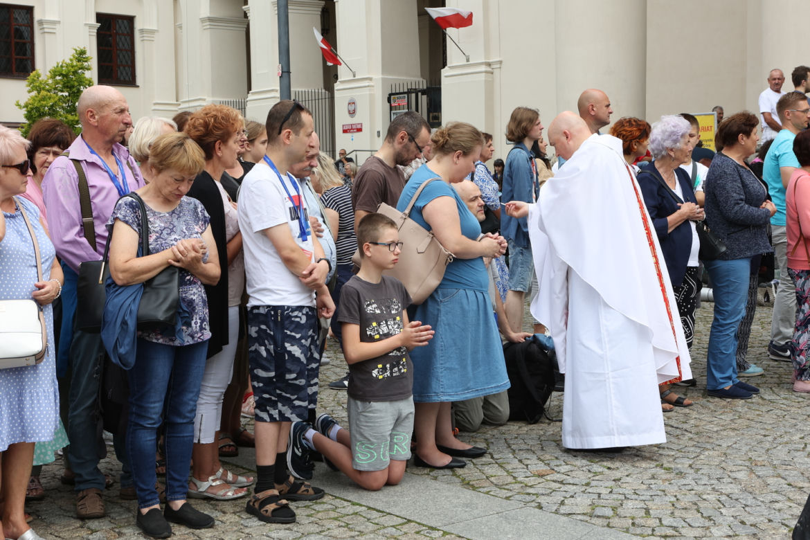 Pątnicy ruszyli na szlak! Z Lublina wyruszyła Lubelska Piesza Pielgrzymka na Jasną Górę 2023