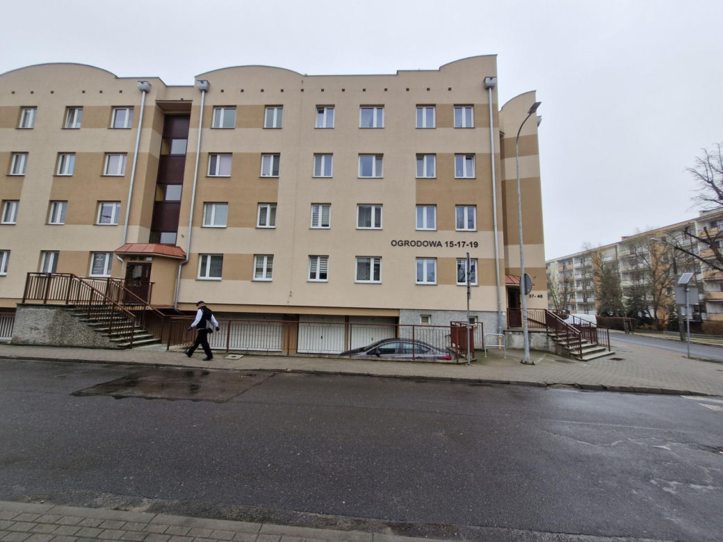 Tak miasto handluje mieszkaniami z ojcem Rydzykiem