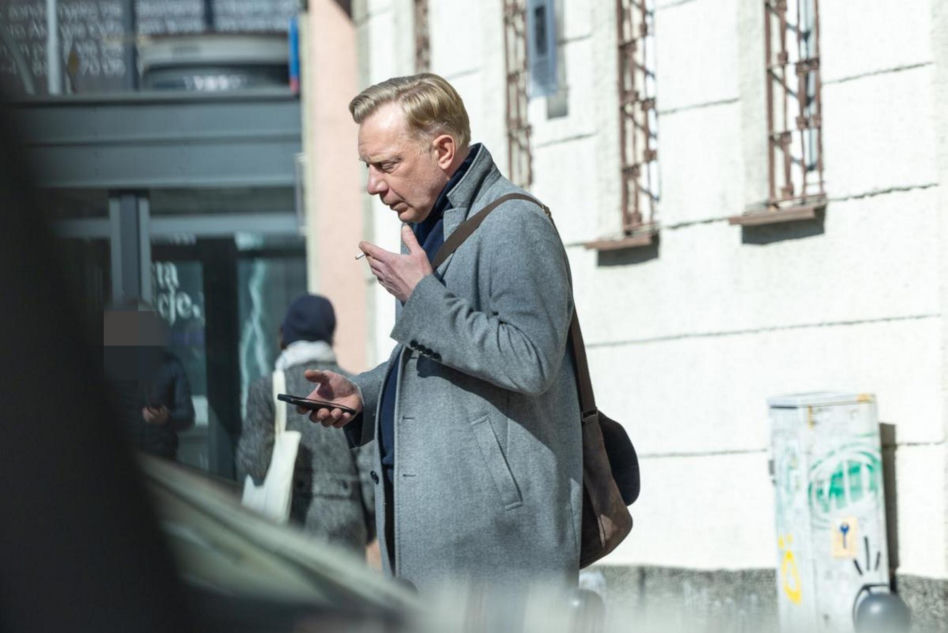 Arkadiusz Janiczek wychyla małpkę w samo południe