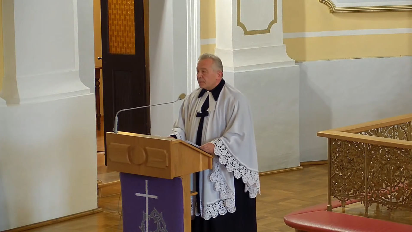 Ustroń: Ks. Piotr Wowry zmarł na koronawirusa. Na pogrzebie żegnały go tłumy
