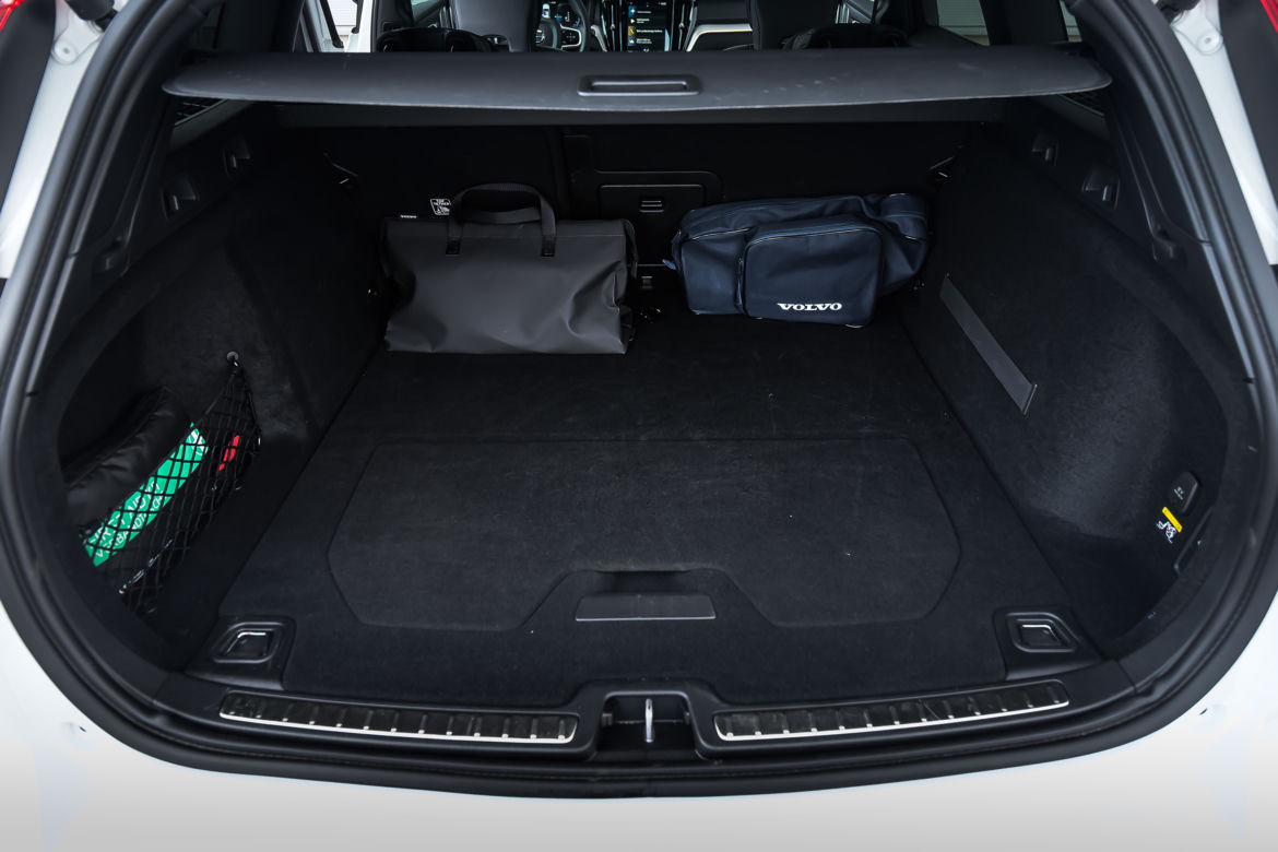 Volvo V60 T8 Twin Engine AWD R-Design AT8