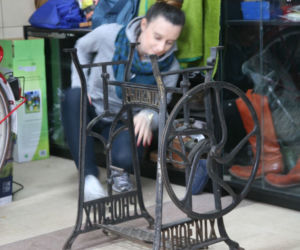 Jak odnowić starą maszynę do szycia: KROK PO KROKU