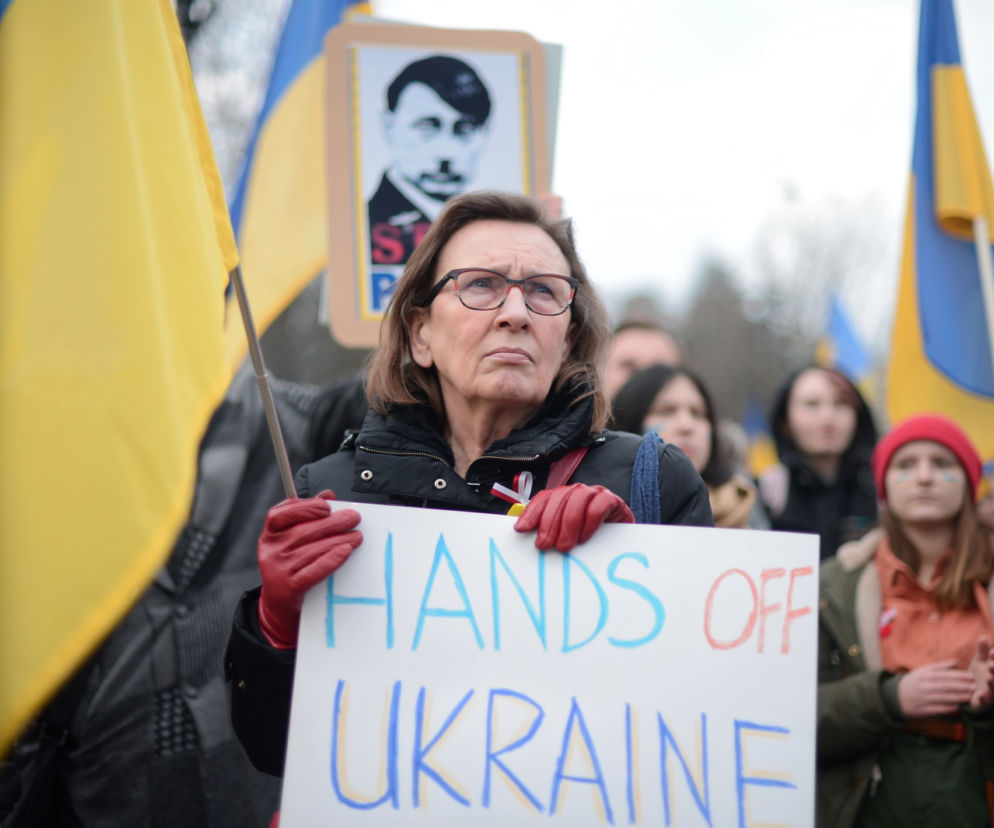 Warszawa solidarna z Ukrainą. Trwa manifestacja Nigdy więcej wojny