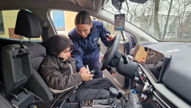 9-letni Omar jednym telefonem uratował życie mamy