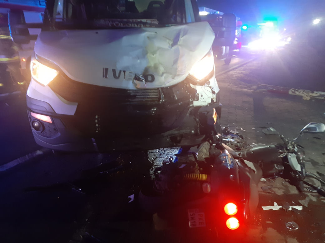 Zderzenie motoroweru z busem DK 11 w Piaskach! Nastoletni braci walczą o życie [ZDJĘCIA]