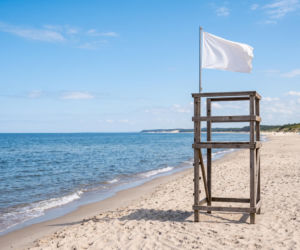 Sinice Międzyzdroje 17.07. Czy w Międzyzdrojach można się dzisiaj kąpać? Flaga, warunki pogodowe