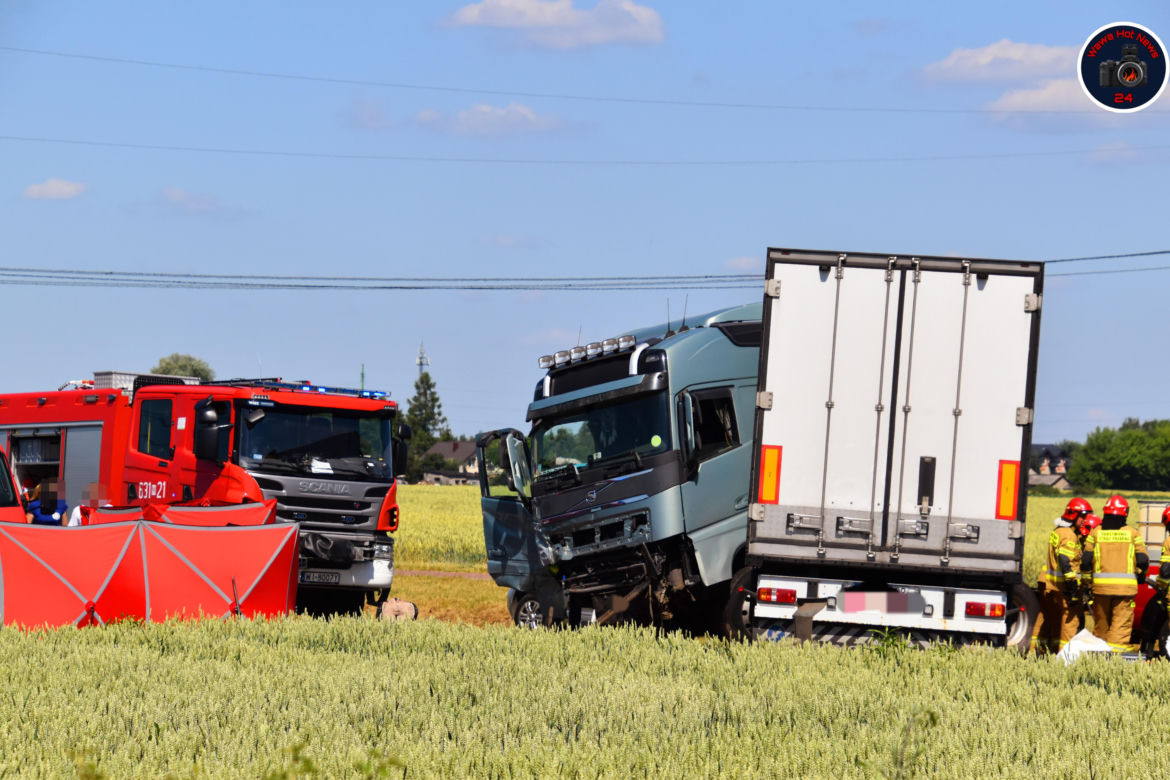 Elżbietów. Potworny wypadek pod Sochaczewem. Nie żyje pięć osób