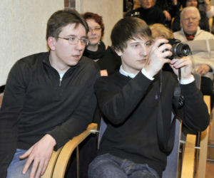Syn Jandy pracuje u matki