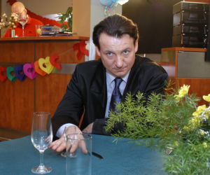 Robert Więckiewicz zaczynał w technikum budowlanym. Tak wyglądała jego niezwykła metamorfoza
