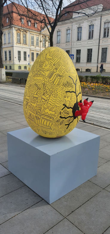 Gigantyczne pisanki w Alei Kwiatowej