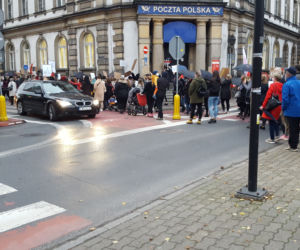 Idą lwice na ulice. Mieszkańcy Leszna znów protestują