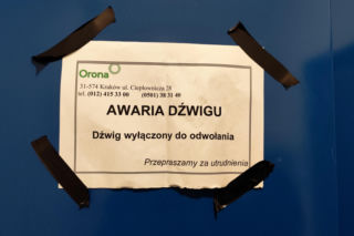 Dramat w bloku. Winda runęła z pasażerką w środku. Co się stało z 83-latką?