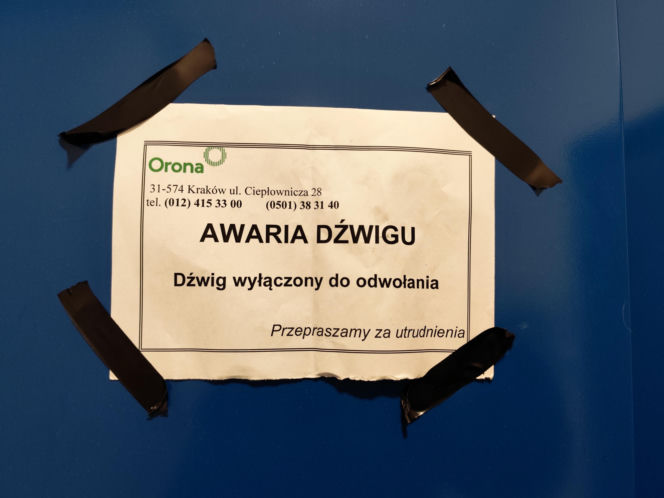 Dramat w bloku. Winda runęła z pasażerką w środku. Co się stało z 83-latką?