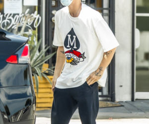 Miley Cyrus i Cody Sipmson kupują psom posłania i jedzenie
