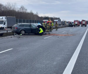 Wypadek na A4 w stronę Tarnowa. Lądował LPR, ogromne korki