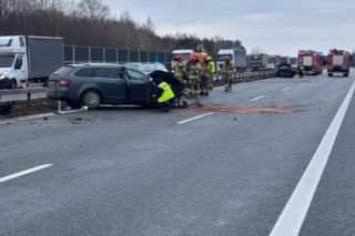 Wypadek na A4 w stronę Tarnowa. Lądował LPR, ogromne korki