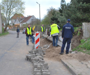 Ściana przewróciła się na robotników