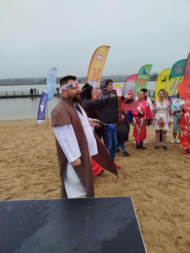 Mazowieckie Morsy otworzyły sezon morsowania 2025/2026 nad zalewem w Siedlcach