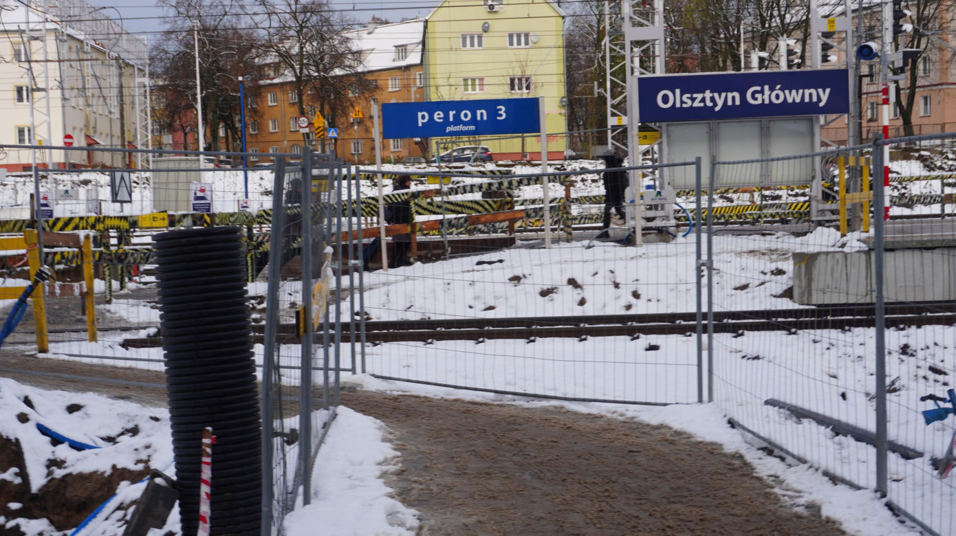 Dworzec Główny w Olsztynie rośnie w oczach. Stoi już metalowa konstrukcja budynku [ZDJĘCIA]