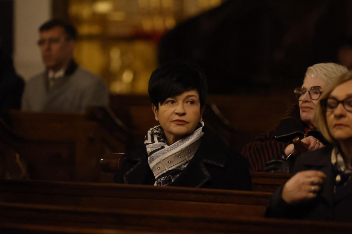Jarosław Kaczyński z posłami na mszy św. w intencji Barbary Skrzypek