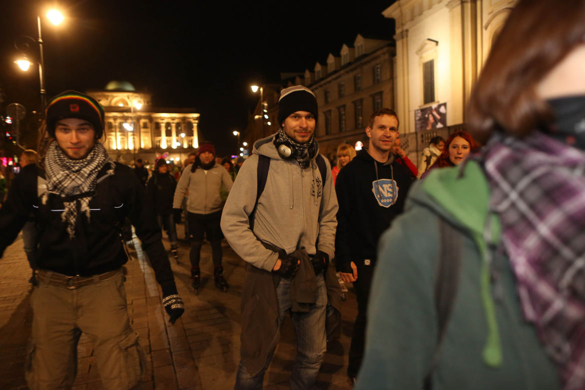 Nightskating. Warszawa na rolkach [Zdjęcia]