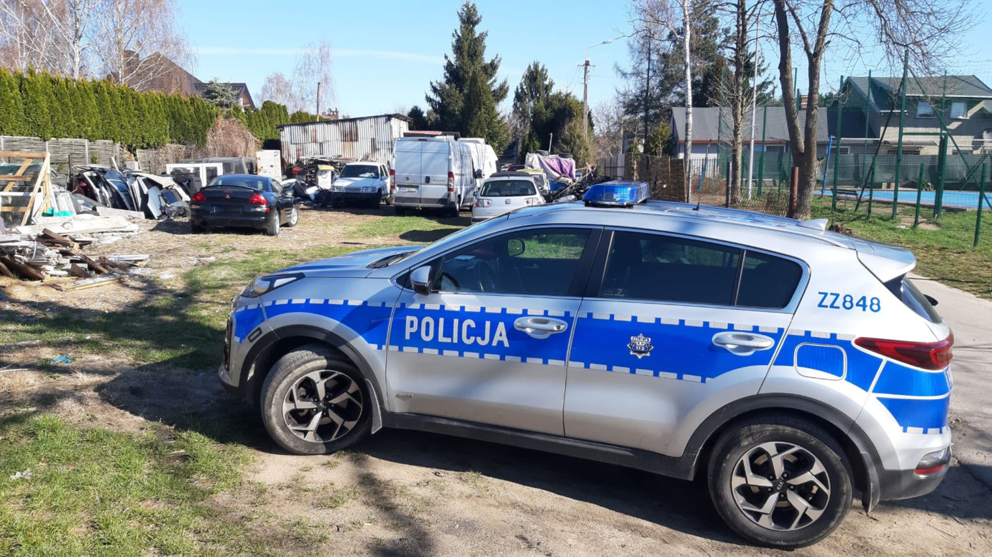 Potężny pożar przyczepy pod Warszawą. W zgliszczach znaleziono ciało