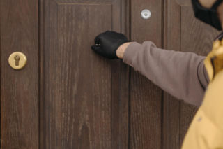 Kontrolerzy zapukają do domów Polaków. Będą sprawdzać ważny szczegół