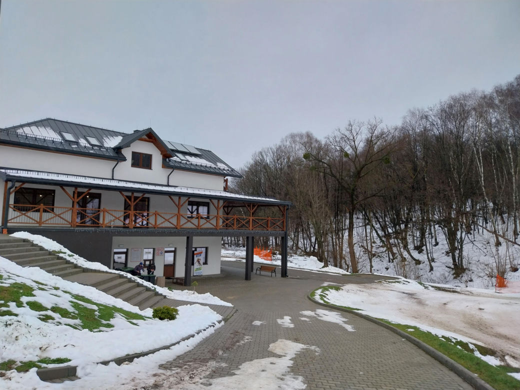 Stok narciarski Biała Góra w Justynówce