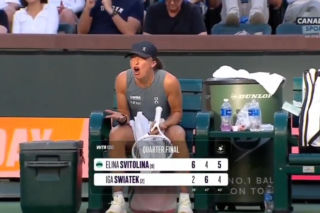 Wybuch wściekłej Igi Świątek. Niepokojące sceny na korcie. Zirytowana wrzeszczała do swojego sztabu