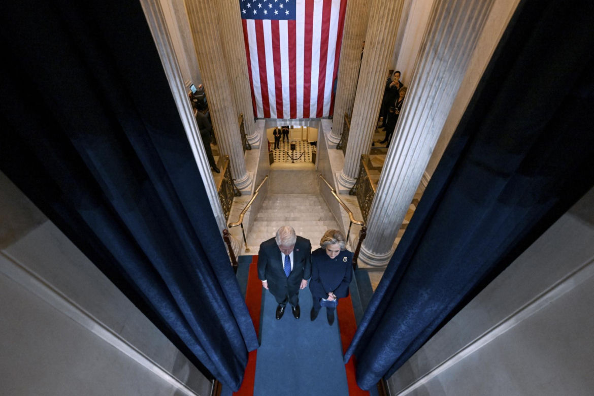 Dopiero teraz pokazali, co zrobiła Hillary Clinton na inauguracji! Zagadkowa sprawa