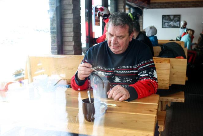 Michał Wójcik z PiS szaleje na nartach