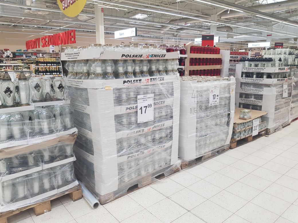 Wszystkich Świętych 2023. Ile kosztują znicze w Białymstoku? [ZDJĘCIA] 