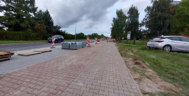miejsca postojowe na ul. Sikorskiego w Zamościu