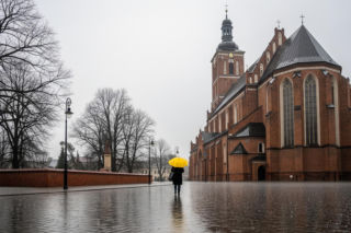 Zima w Zgierzu zawodzi. Deszcz, chmury i brak śniegu?