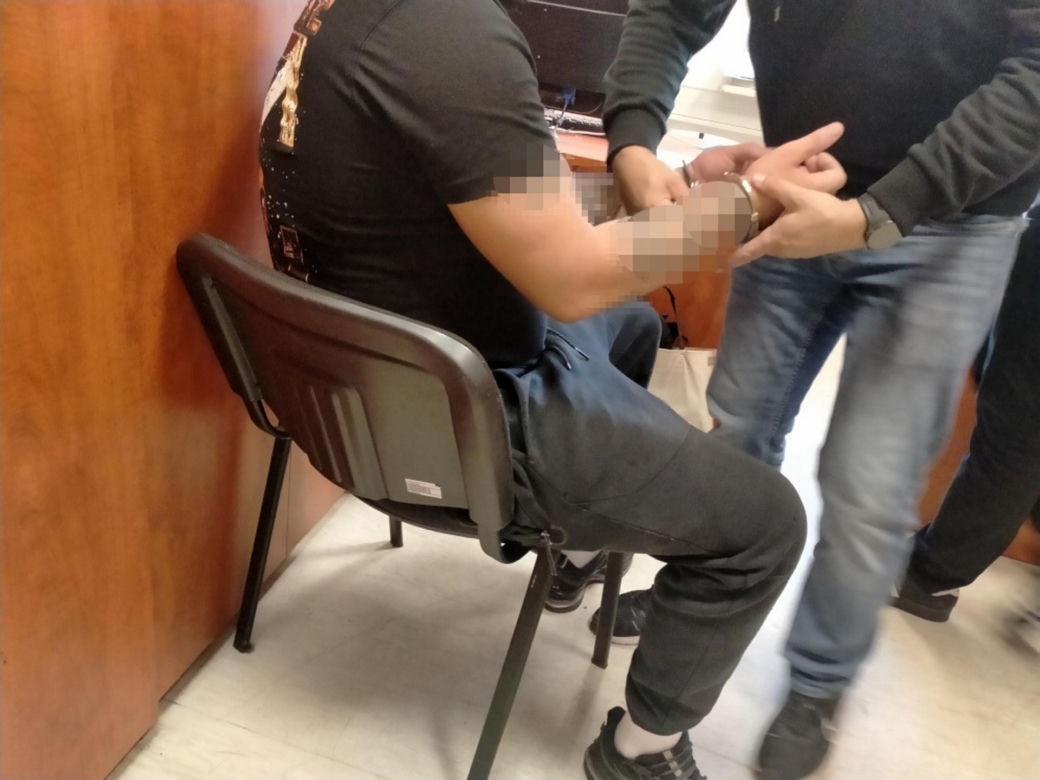 Nalot na Pradze Północ. Dilerów zastali w bieliźnie