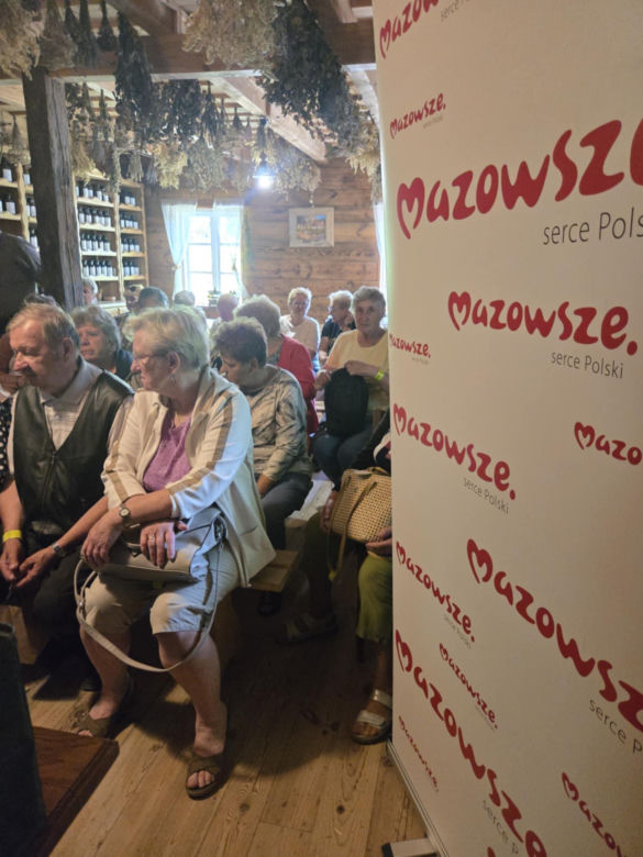 Były opowieści o herbacianych zwyczajach, wspomnienia dawnych spotkań przy stole, a także degustacje różnych gatunków herbat 
