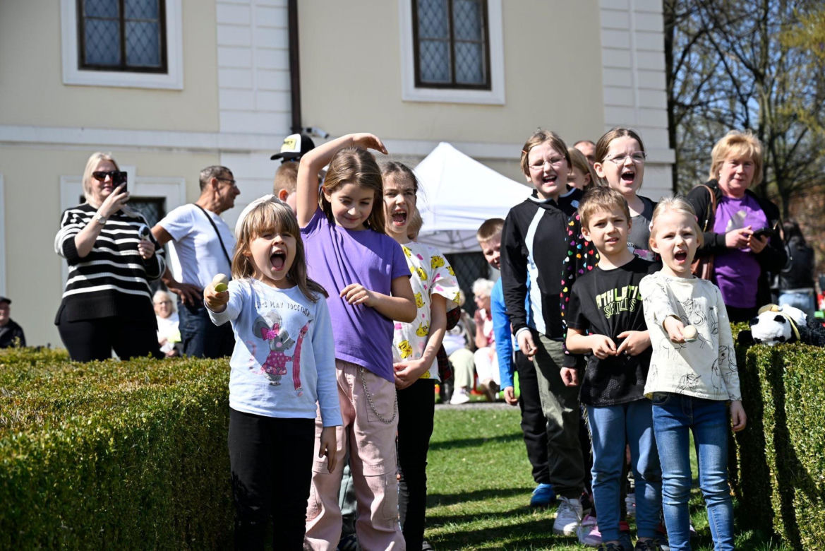 Magia Wielkanocy w Będzinie! Było rękodzieło, smakołyki i zabawy dla dzieci. Zobaczcie zdjęcia