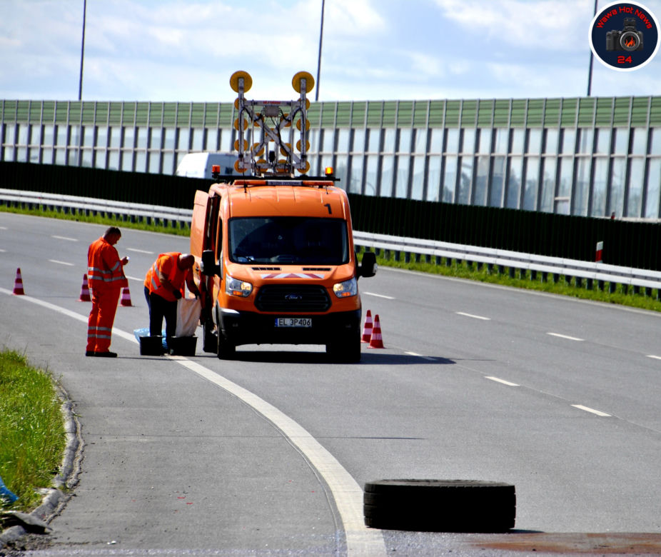 Wypadek na S8. Dostawczak wbił się w ciężarówkę