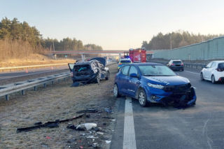 Dwa poranne zdarzenia drogowe w jednym miejscu o tym samym czasie - Jedna osoba została do szpitala