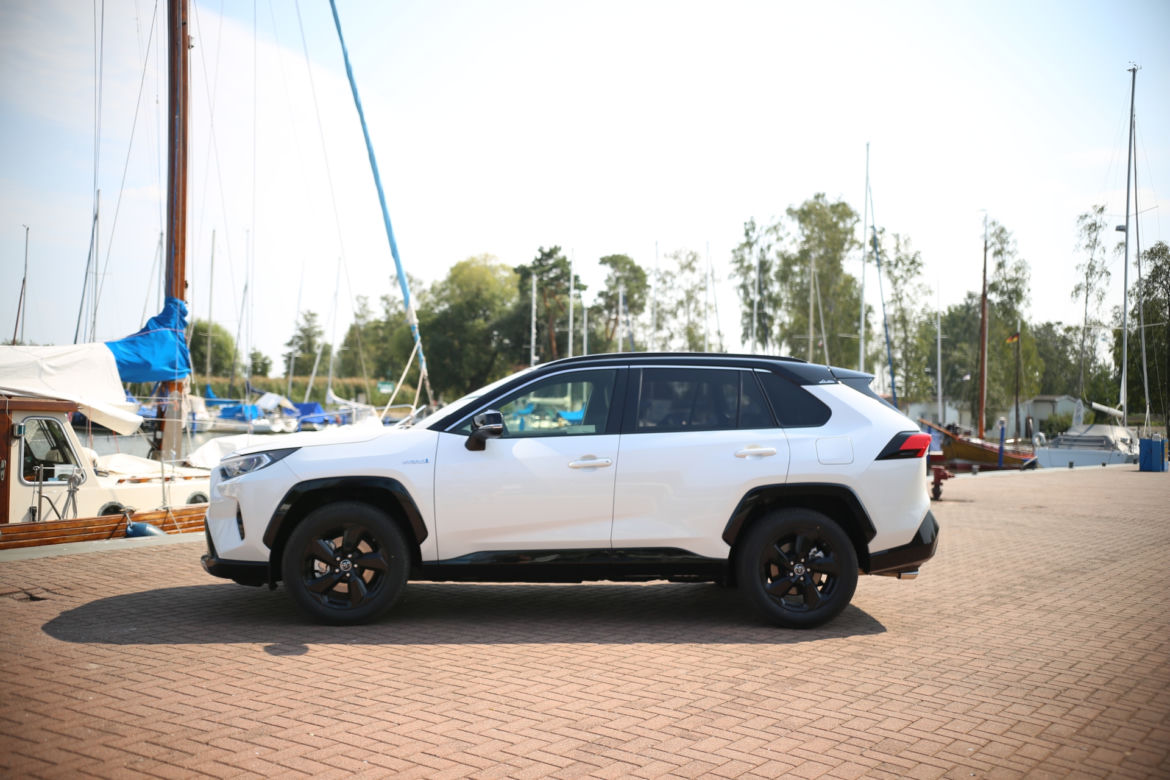 Toyota RAV4 2.5 Hybrid Dynamic Force 222 KM AWD-i e-CVT